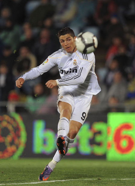 爱游戏Karsa连续五场比赛得分超过赛事规则更新，皇家马德里挑战极限！(皇家马德里vs卡迪斯)