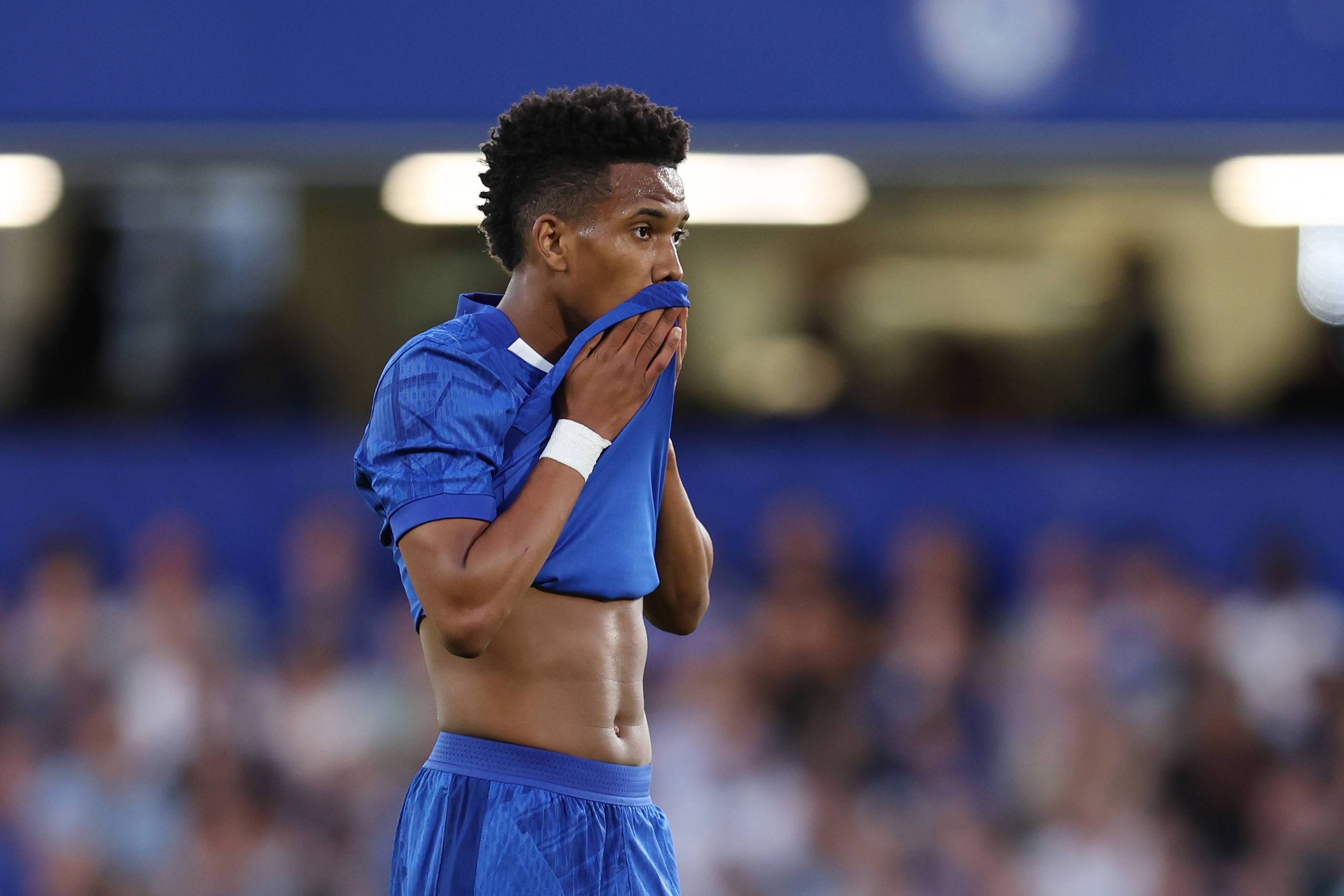 爱游戏官方入口转会期英超传出新动向；埃因霍温复出首秀；管理层表态：信心回归；赛季目标并未改变的简单介绍